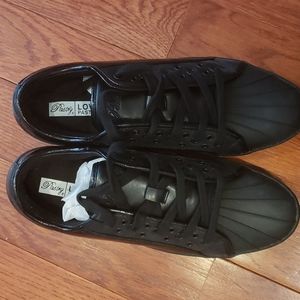 Pastry Sneakers, size 12